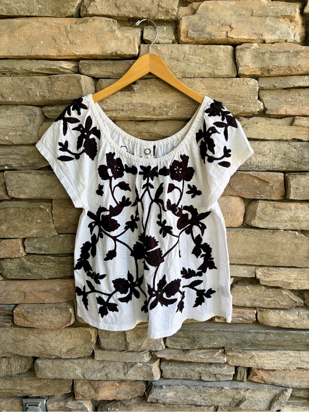 Anthropologie Akemi + Kin embroidered off shoulder swing top blouse black white